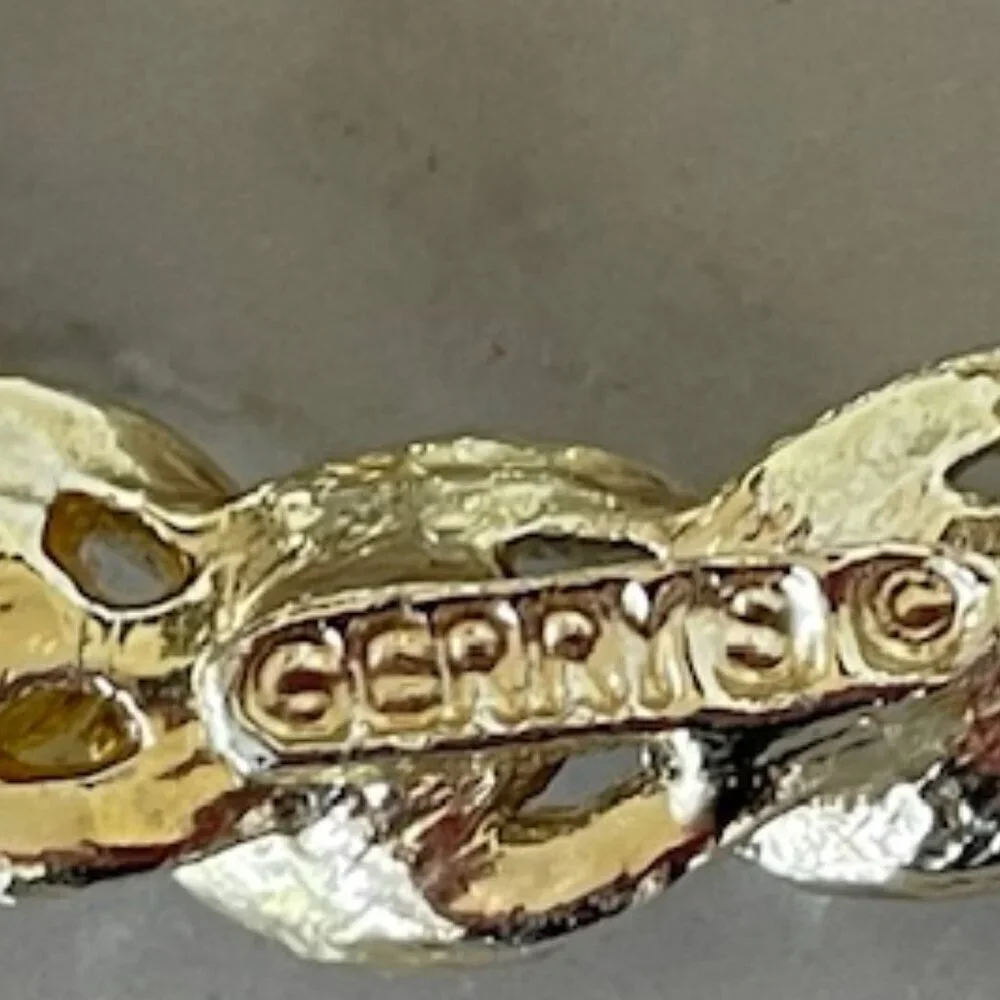 GERRY'S Vintage Gold Tone Pearl Emerald Rhinestone Oval Brooch Pin
